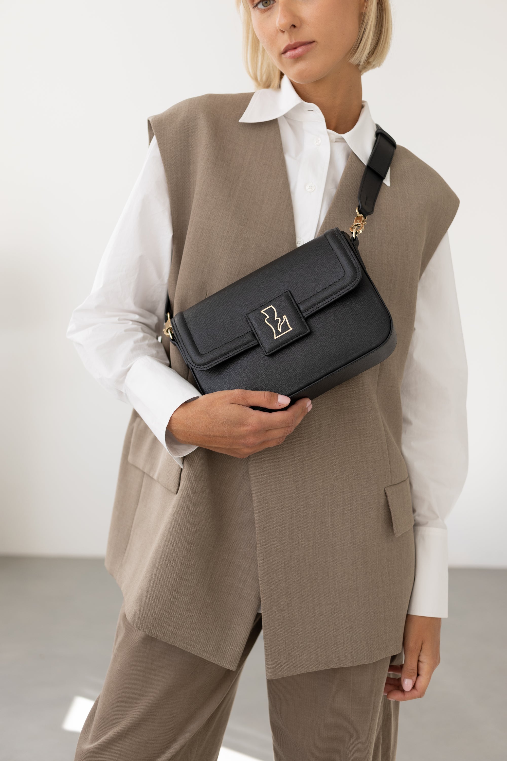 <tc>MILANO Black</tc>