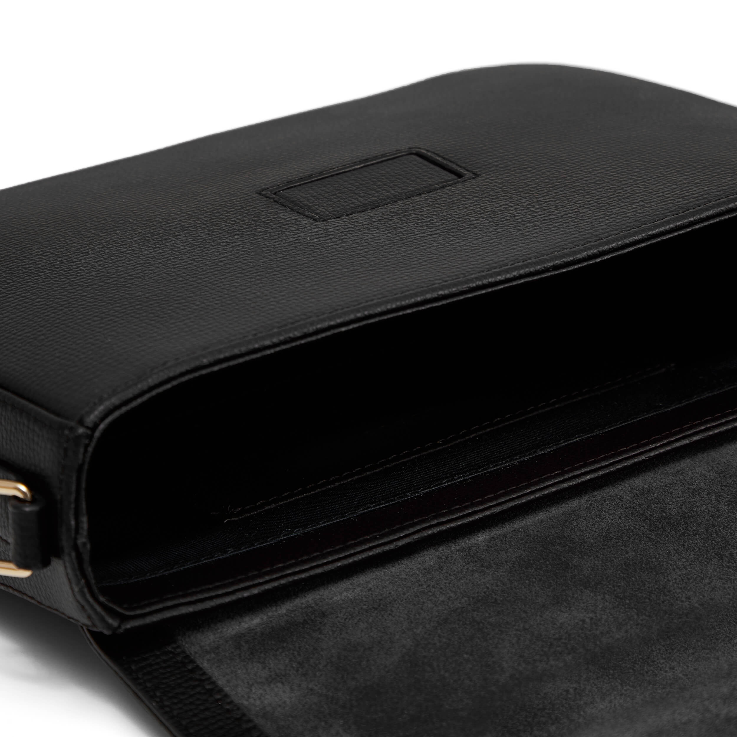 <tc>MILANO Black</tc>