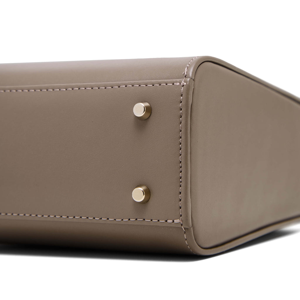 <tc>MINI E Taupe</tc>