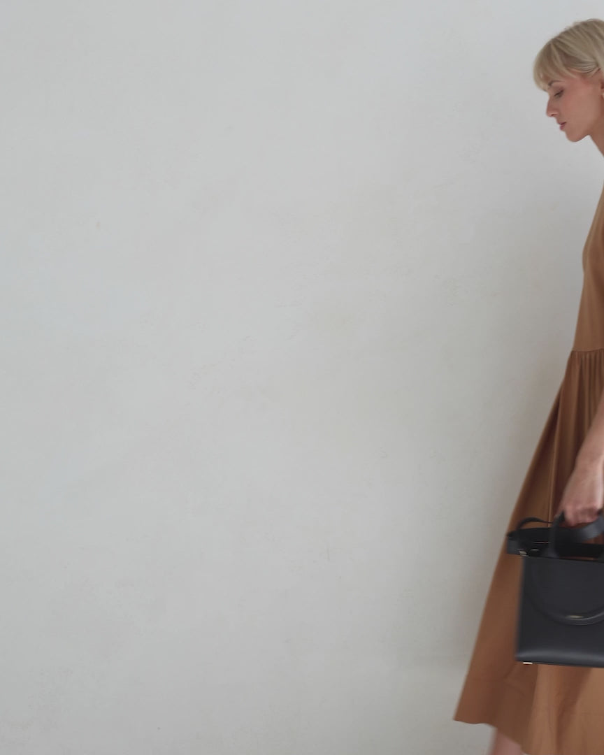 <tc>MIDI Q Black</tc>