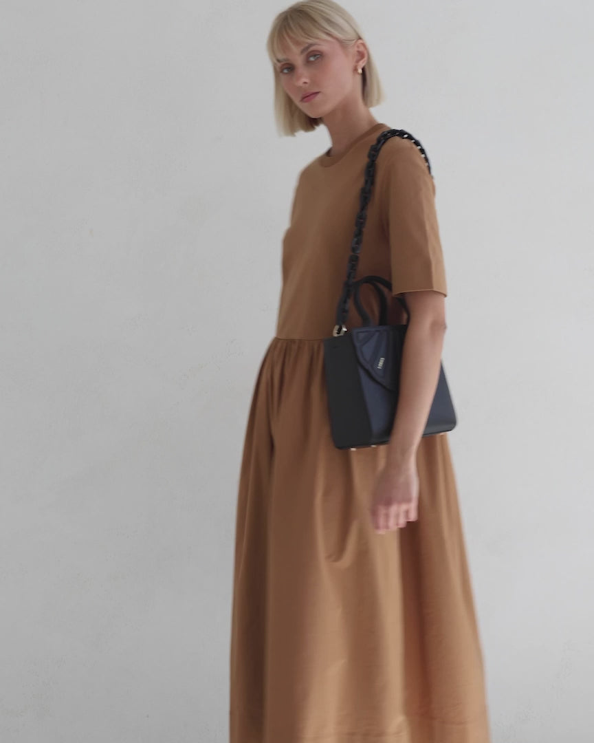 MIDI Q Black Shell
